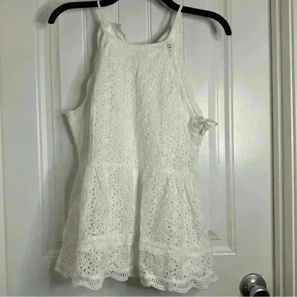 Doe and Rae White Eyelet Lace Tank Top Boutique Sleeveless Shirt
Womens Small - Picture 8 of 8